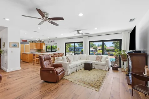 370 SE 13th Avenue Pompano Beach FL 33060