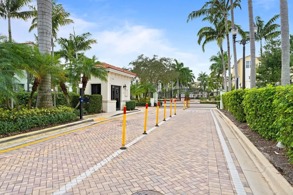 1439 NW 49th Lane Boca Raton FL 33431