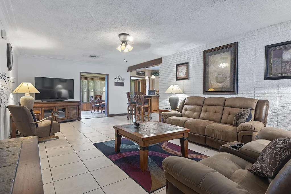 521 SW 59th Avenue Plantation FL 33317