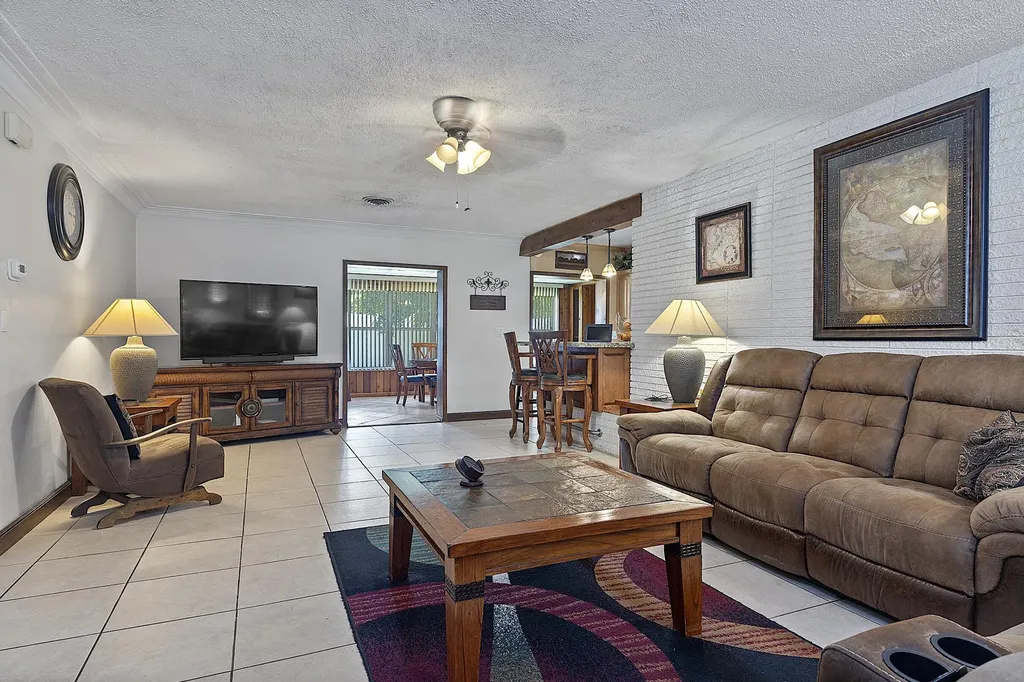 521 SW 59th Avenue Plantation FL 33317