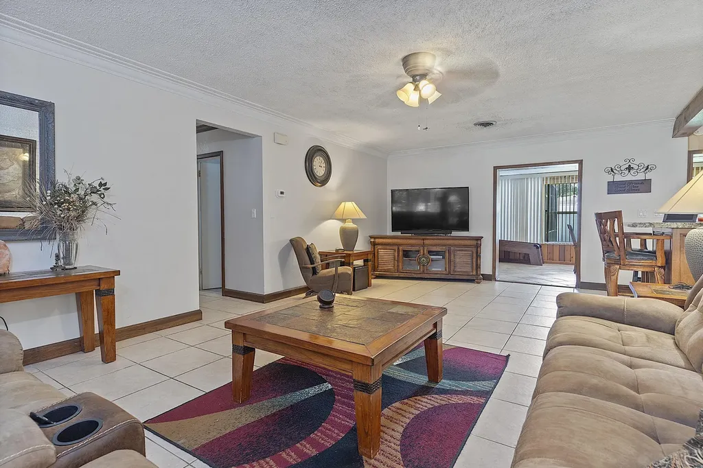 521 SW 59th Avenue Plantation FL 33317