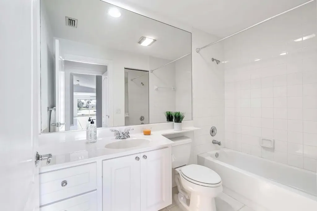8270 Eleuthera Lane Wellington FL 33414