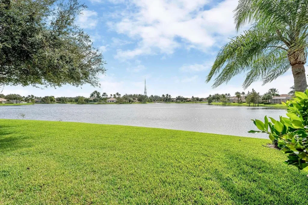 8270 Eleuthera Lane Wellington FL 33414