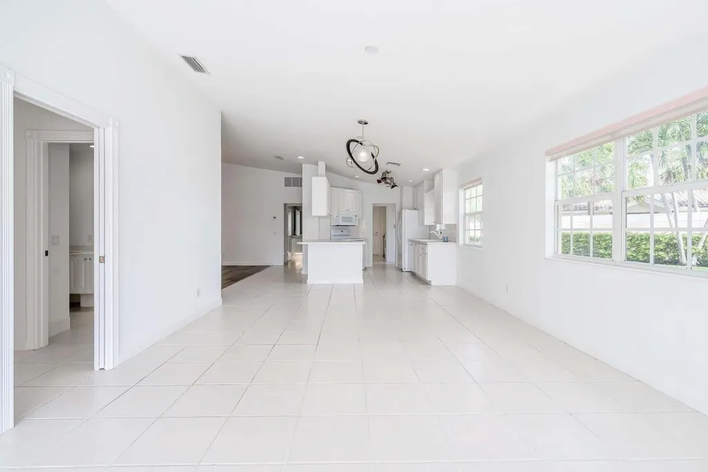 8270 Eleuthera Lane Wellington FL 33414