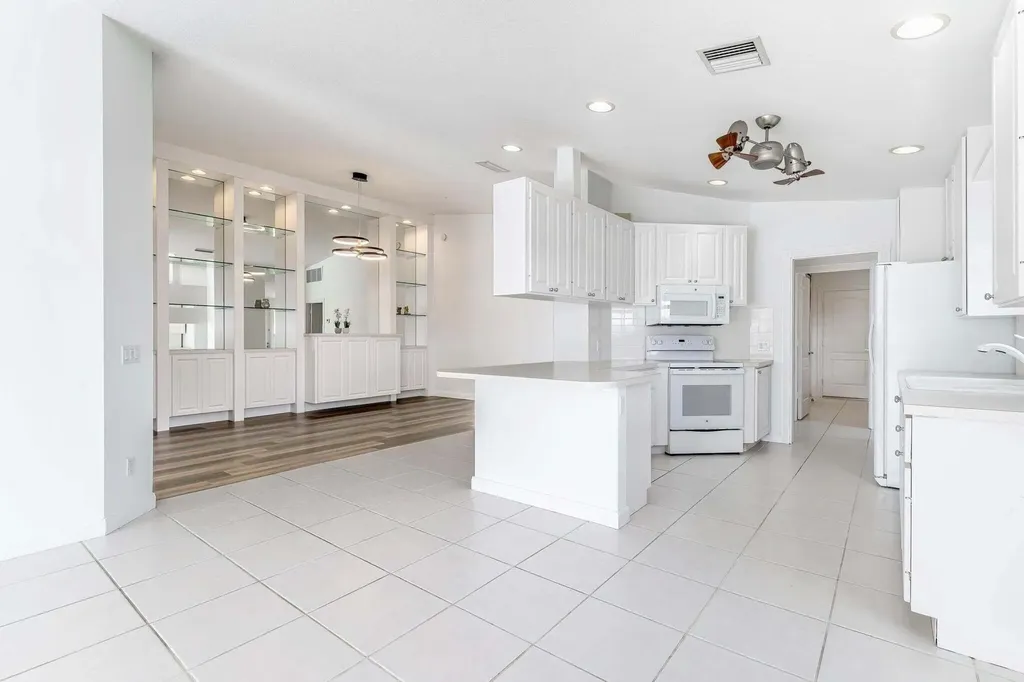 8270 Eleuthera Lane Wellington FL 33414