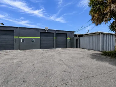 2360 NW 30th Court Oakland Park FL 33311