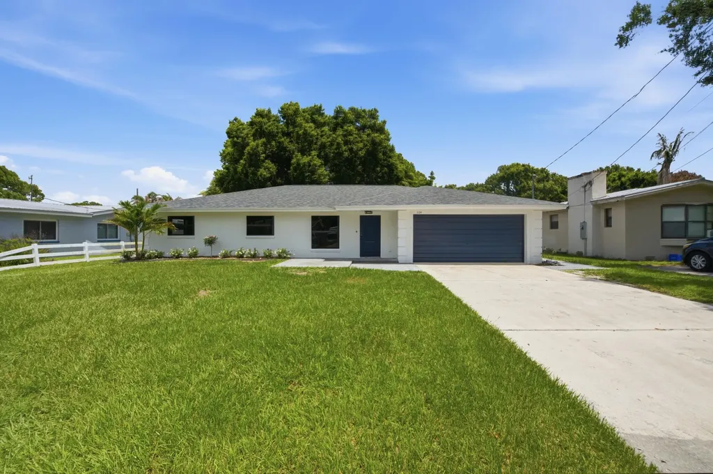1124 Club Drive Fort Pierce FL 34982