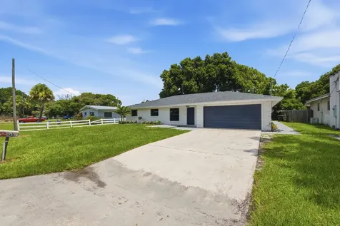 1124 Club Drive Fort Pierce FL 34982