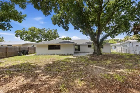 1124 Club Drive Fort Pierce FL 34982
