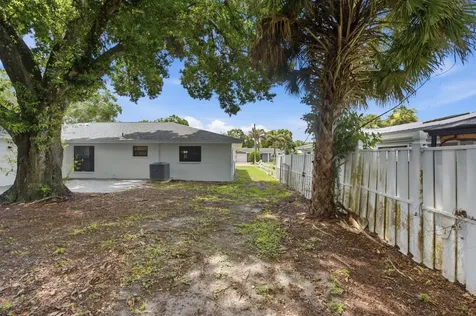 1124 Club Drive Fort Pierce FL 34982