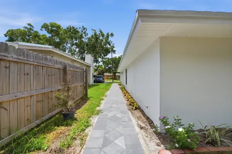 1124 Club Drive Fort Pierce FL 34982