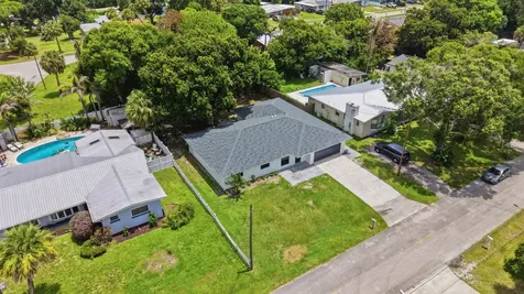 1124 Club Drive Fort Pierce FL 34982