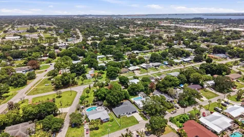 1124 Club Drive Fort Pierce FL 34982
