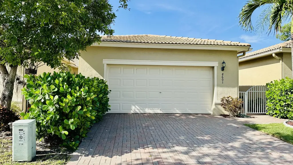 8601 Mangrove Cay West Palm Beach FL 33411