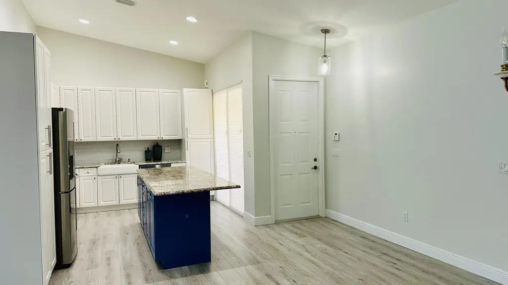 8601 Mangrove Cay West Palm Beach FL 33411