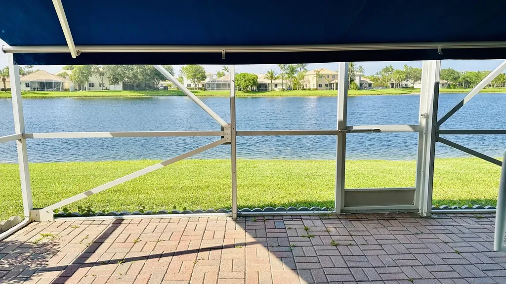 8601 Mangrove Cay West Palm Beach FL 33411
