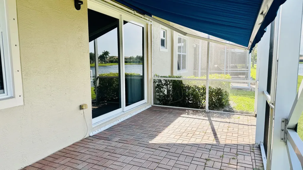 8601 Mangrove Cay West Palm Beach FL 33411