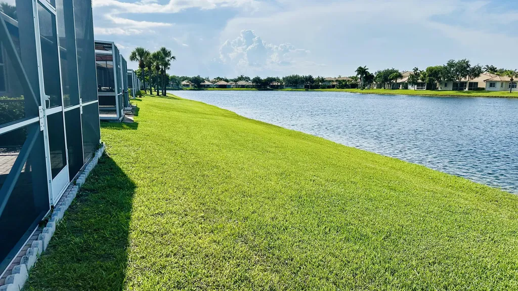 8601 Mangrove Cay West Palm Beach FL 33411