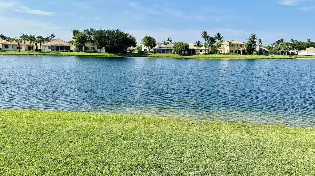 8601 Mangrove Cay West Palm Beach FL 33411
