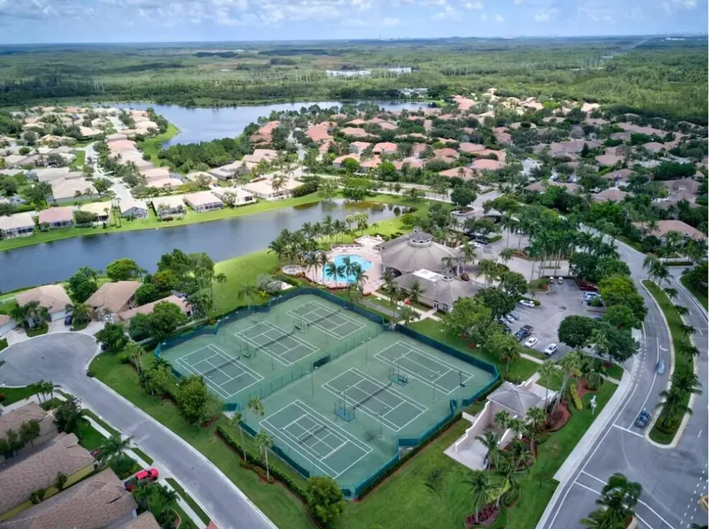 8601 Mangrove Cay West Palm Beach FL 33411
