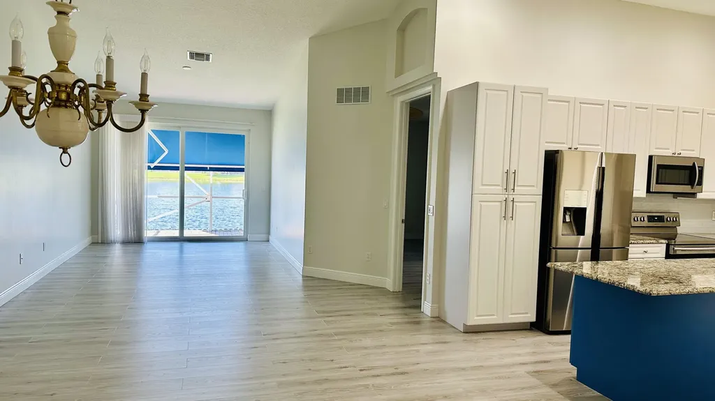 8601 Mangrove Cay West Palm Beach FL 33411