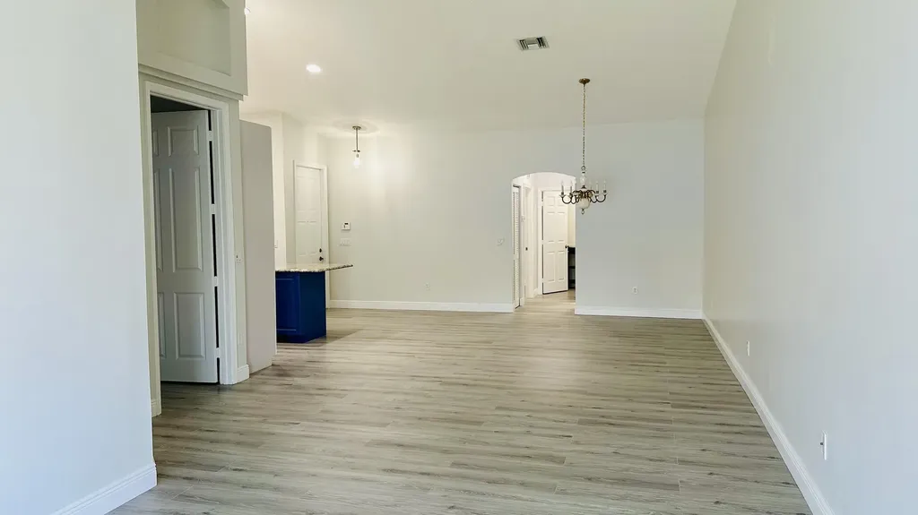 8601 Mangrove Cay West Palm Beach FL 33411