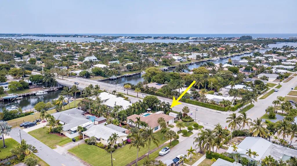 202 Maryland Drive Lake Worth Beach FL 33460