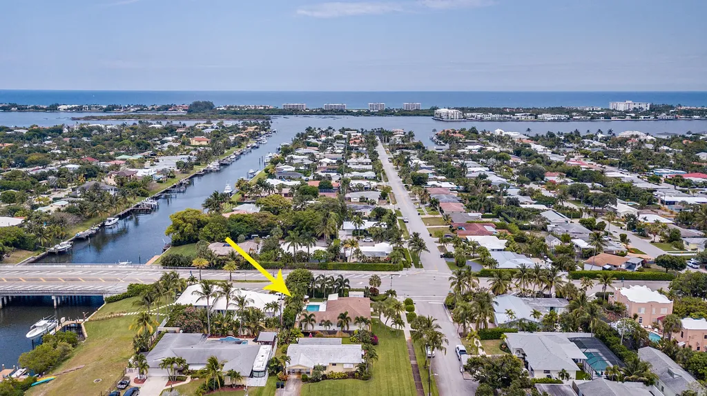 202 Maryland Drive Lake Worth Beach FL 33460