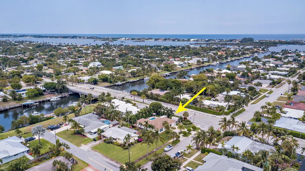 202 Maryland Drive Lake Worth Beach FL 33460