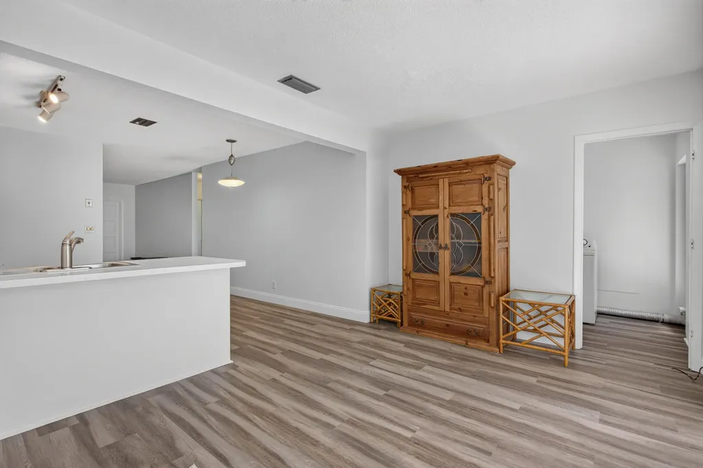 860-870 NE 23rd Avenue Pompano Beach FL 33062