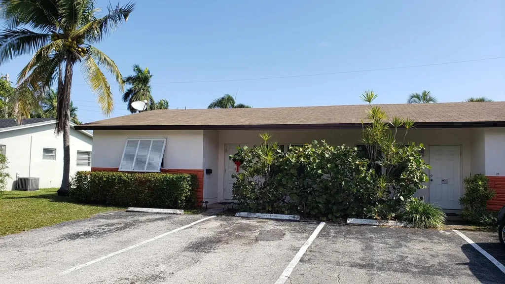 860-870 NE 23rd Avenue Pompano Beach FL 33062