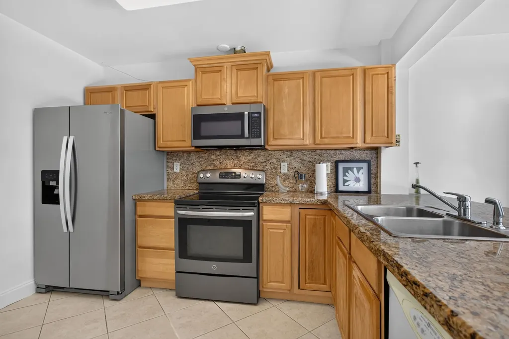860-870 NE 23rd Avenue Pompano Beach FL 33062