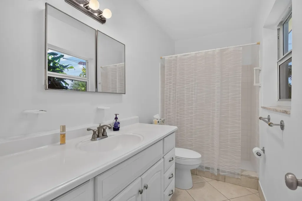 860-870 NE 23rd Avenue Pompano Beach FL 33062