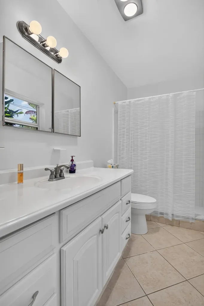 860-870 NE 23rd Avenue Pompano Beach FL 33062