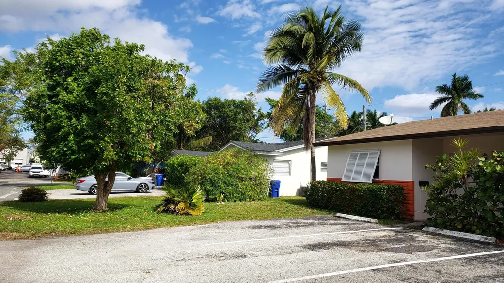860-870 NE 23rd Avenue Pompano Beach FL 33062