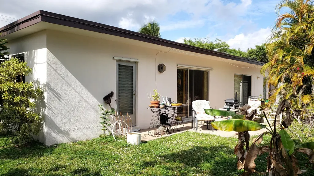 860-870 NE 23rd Avenue Pompano Beach FL 33062