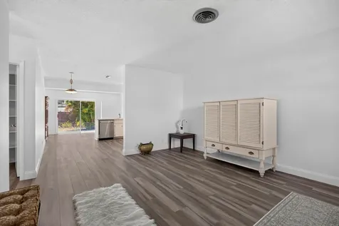 860-870 NE 23rd Avenue Pompano Beach FL 33062