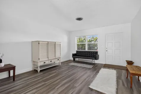 860-870 NE 23rd Avenue Pompano Beach FL 33062