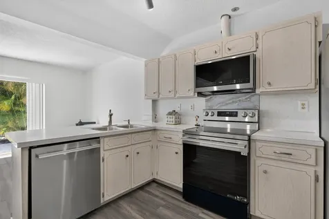 860-870 NE 23rd Avenue Pompano Beach FL 33062