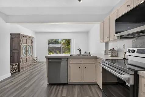 860-870 NE 23rd Avenue Pompano Beach FL 33062
