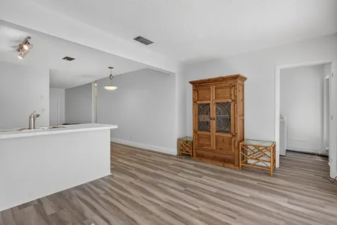 860-870 NE 23rd Avenue Pompano Beach FL 33062