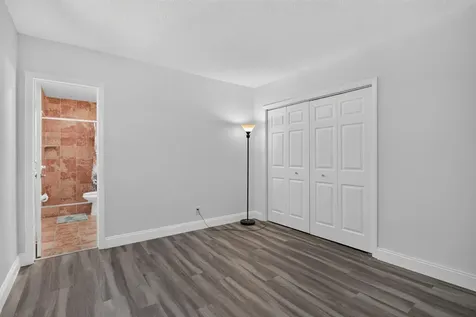 860-870 NE 23rd Avenue Pompano Beach FL 33062
