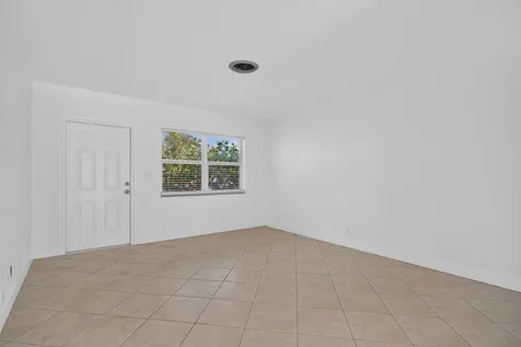860-870 NE 23rd Avenue Pompano Beach FL 33062