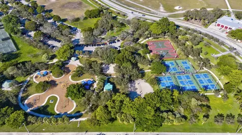 860-870 NE 23rd Avenue Pompano Beach FL 33062