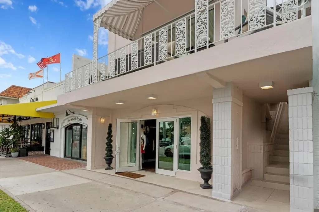255 Royal Poinciana Way Palm Beach FL 33480
