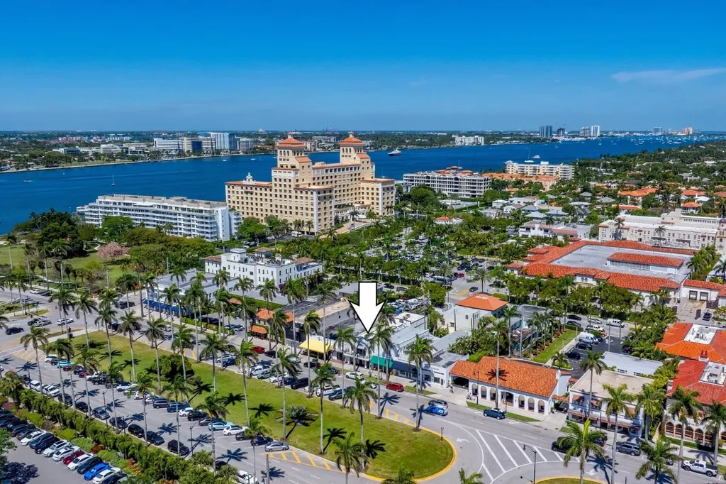 255 Royal Poinciana Way Palm Beach FL 33480