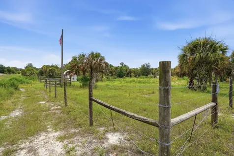 19998 NW 270th Street Okeechobee FL 34972