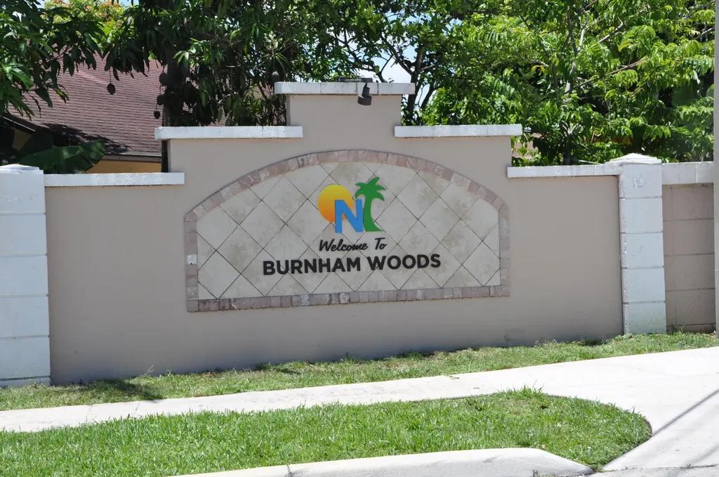 1906 SW 87th Avenue North Lauderdale FL 33068