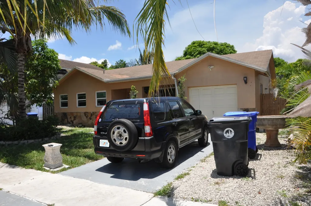1906 SW 87th Avenue North Lauderdale FL 33068
