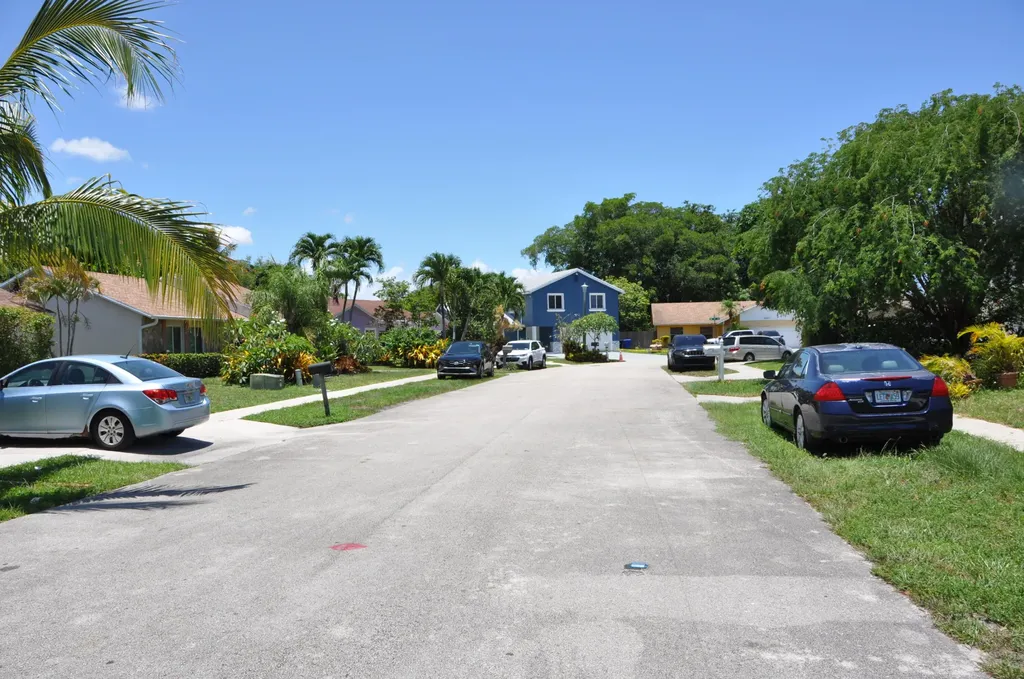 1906 SW 87th Avenue North Lauderdale FL 33068